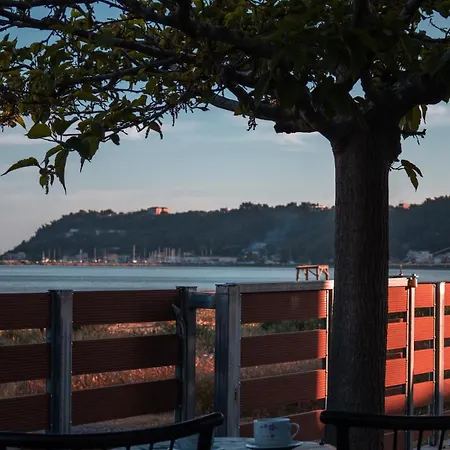 Feriehus Mulberry By The Sea House- *